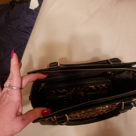 Micheal kors purse and two wallets - Picture 6 of 6